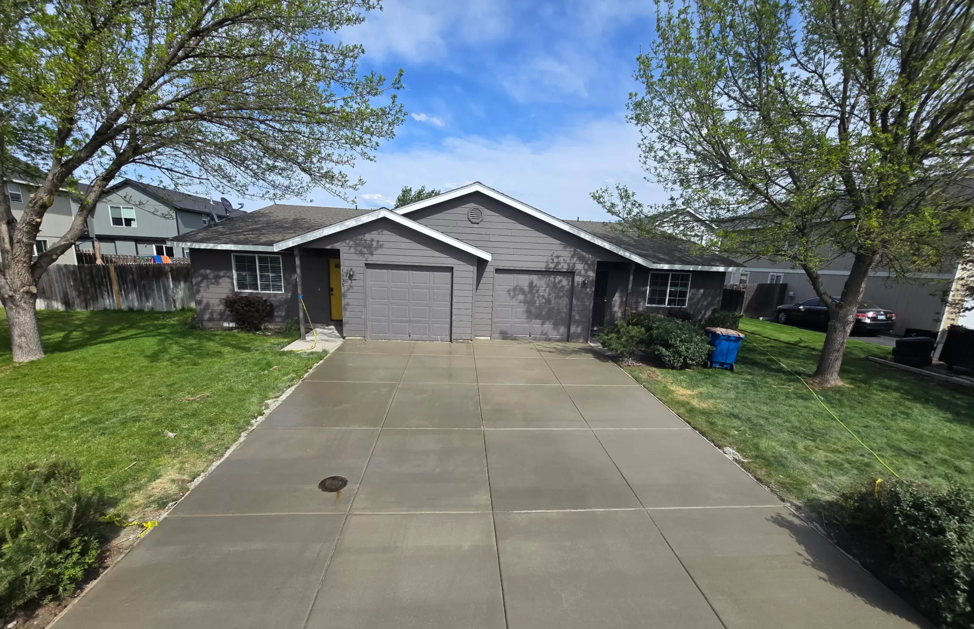 Redmond residential driveway, finished front view